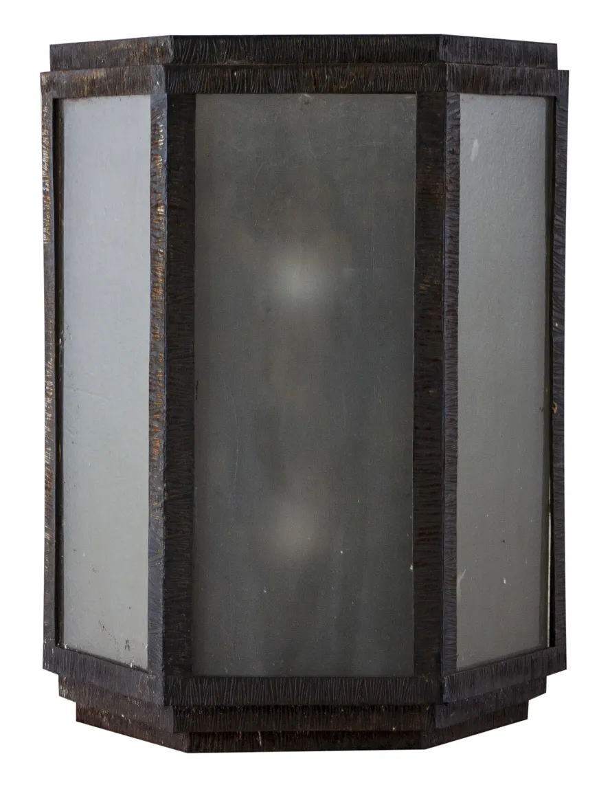 applique antiche con design decorativo e vetro opaco