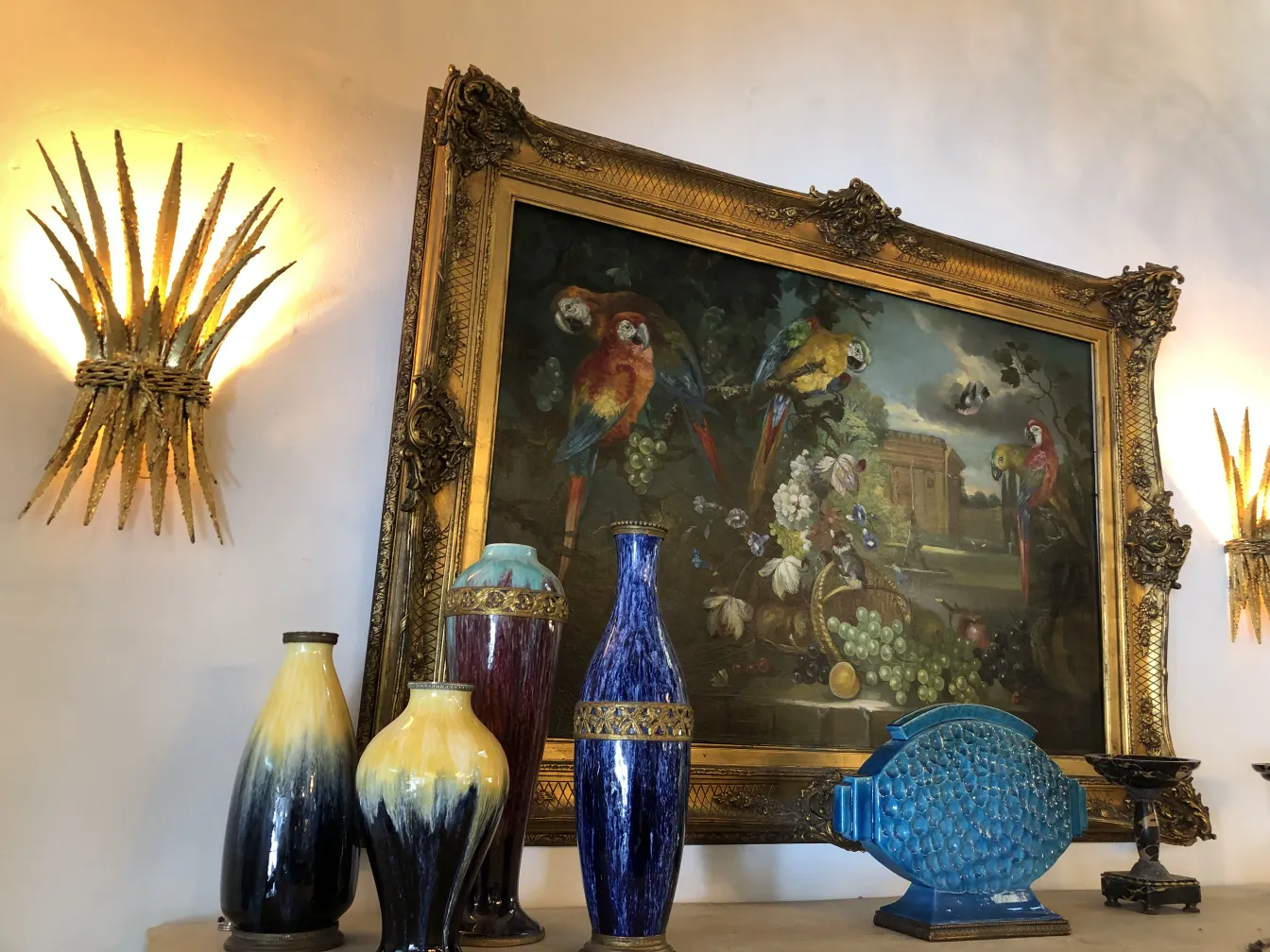 Vaso antico in ceramica decorativa con stile artigianale