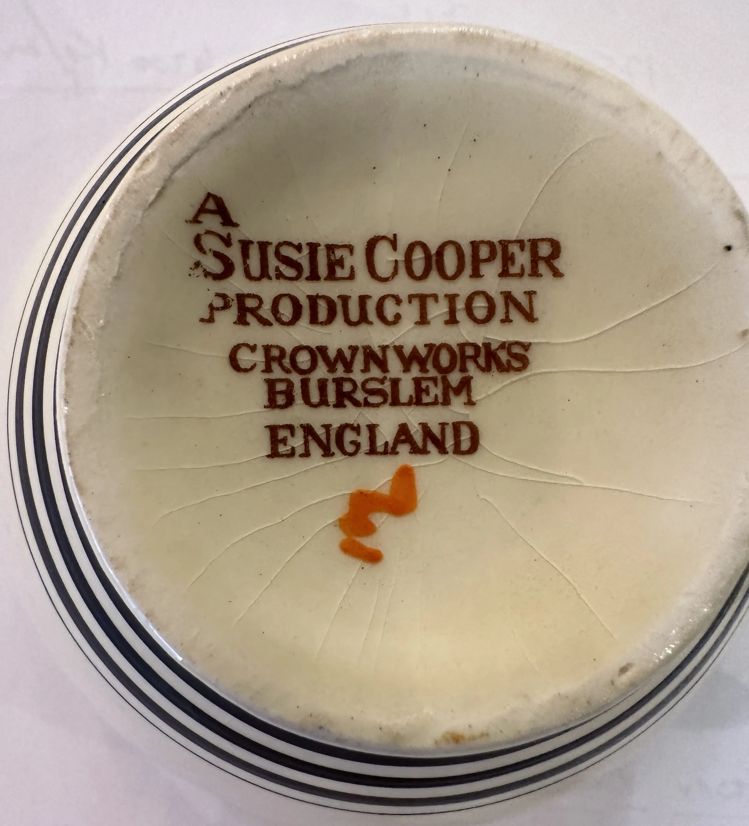 sceau ancien A.Susie Cooper avec inscriptions visibles