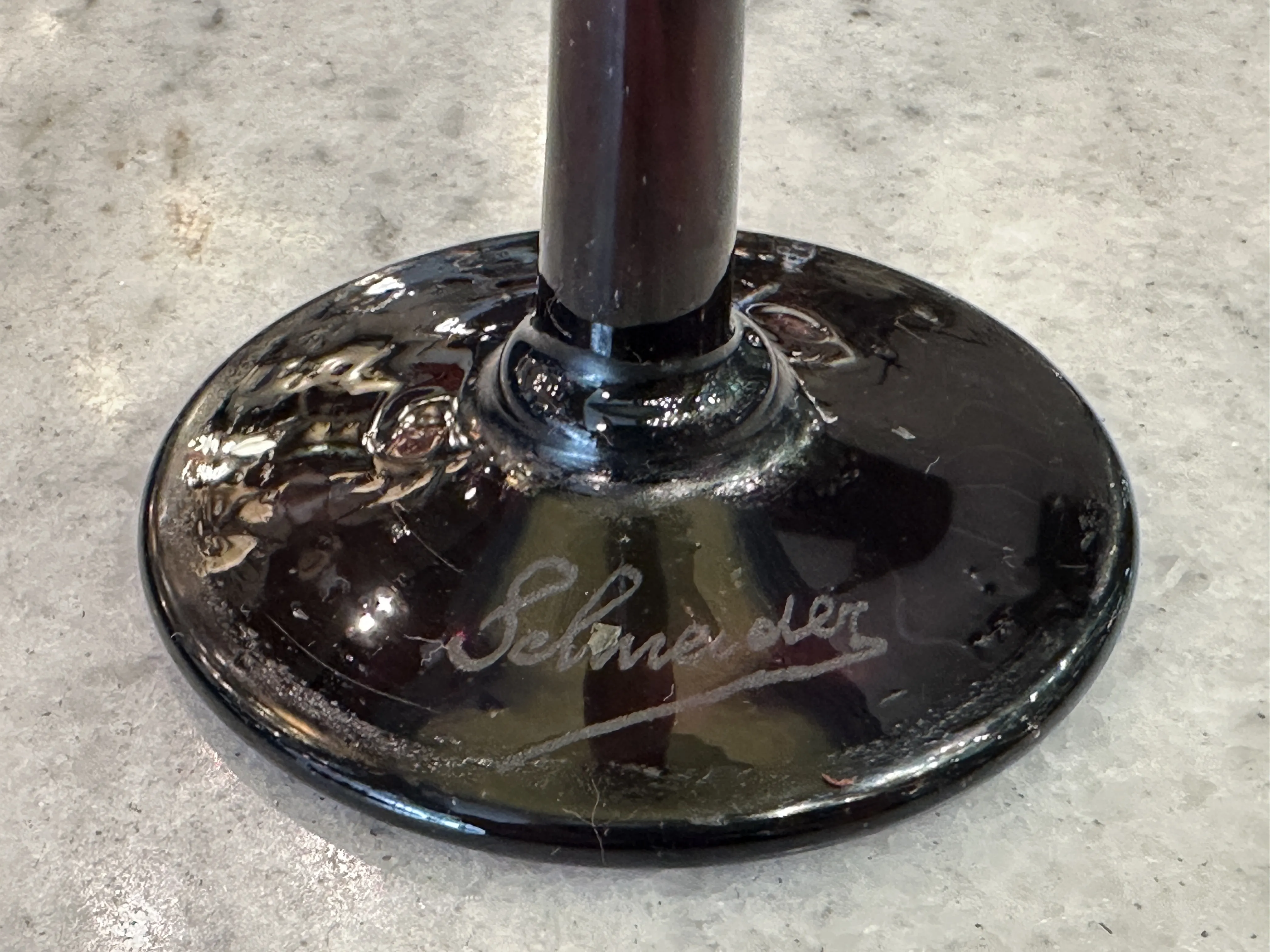 sceau ancien avec inscription Schneider à la base