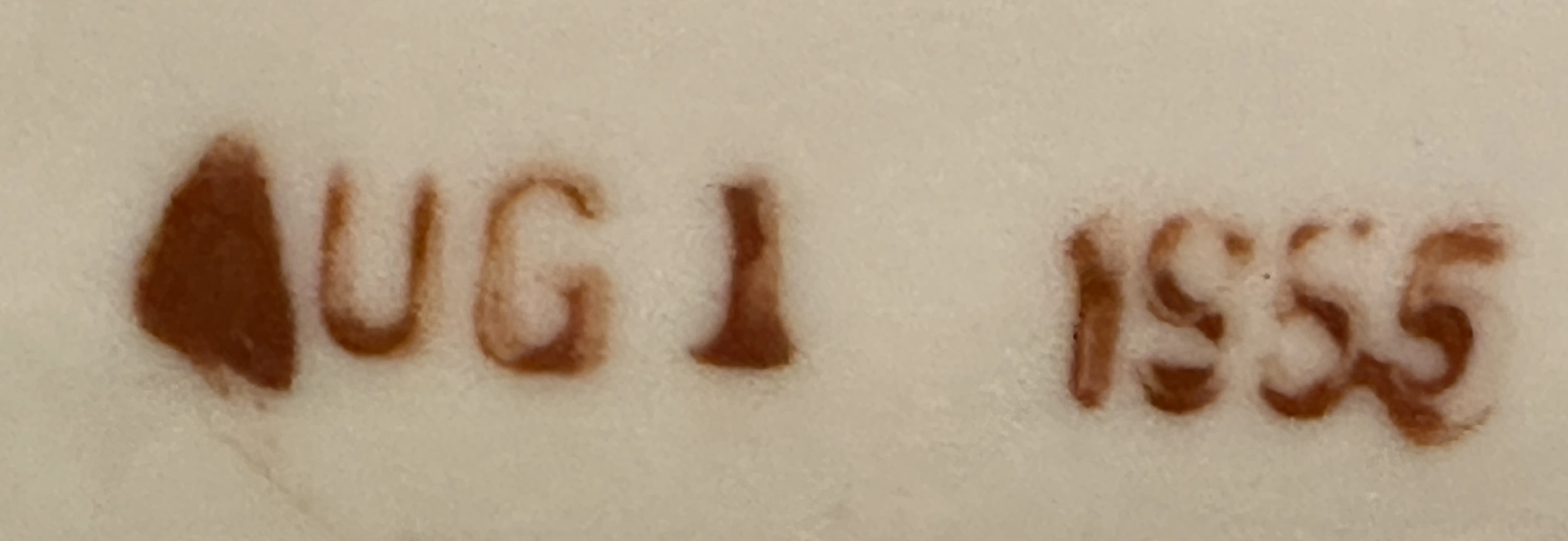 sceau ancien avec inscription aug-1 en couleur marron