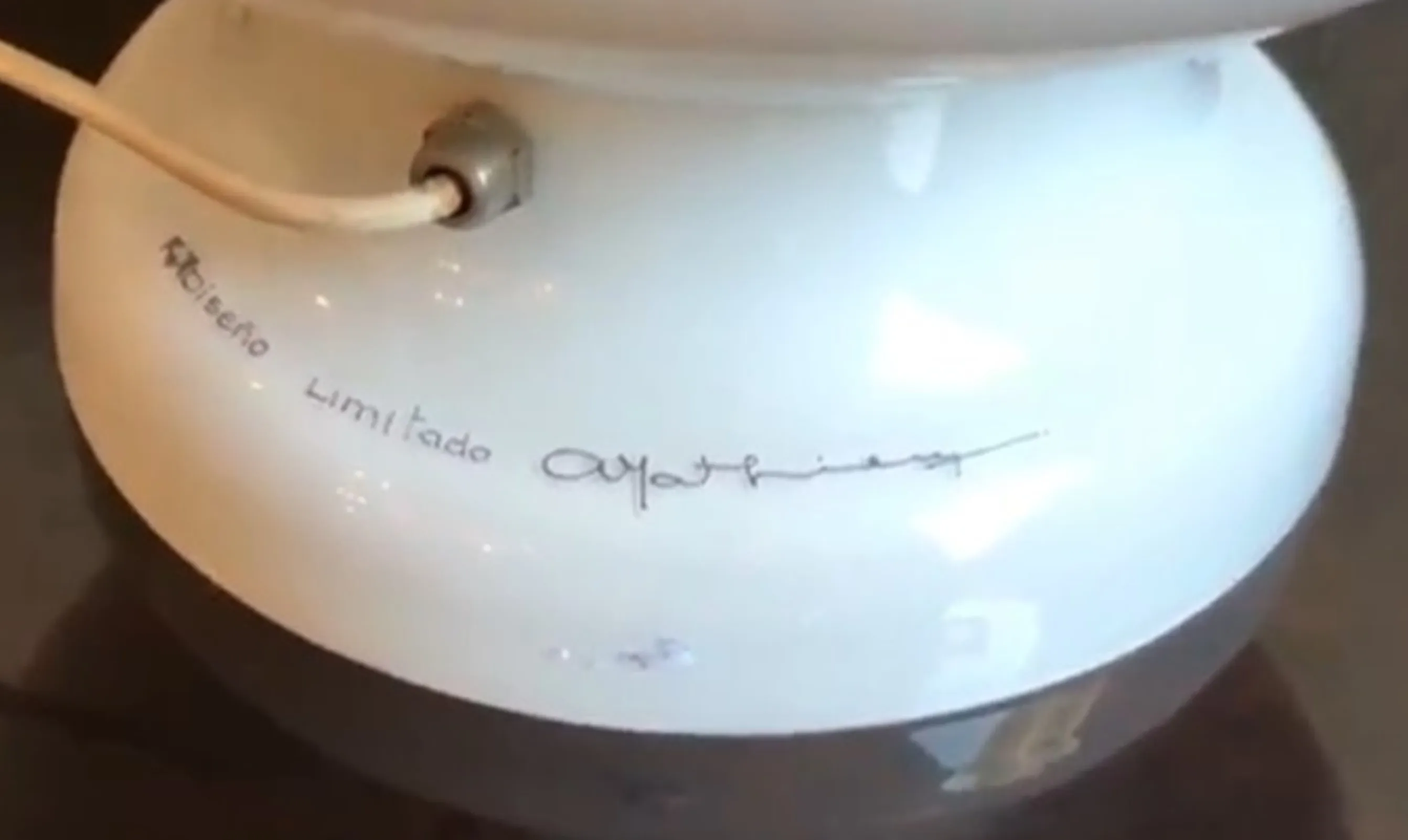 sigillo antico con design limitato e firma Amathien