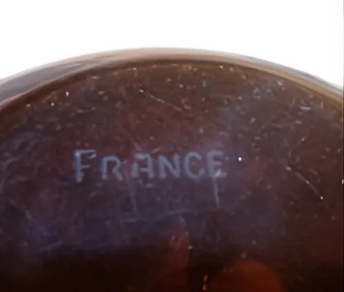 視認できるフランスの刻印を持つ古い印章