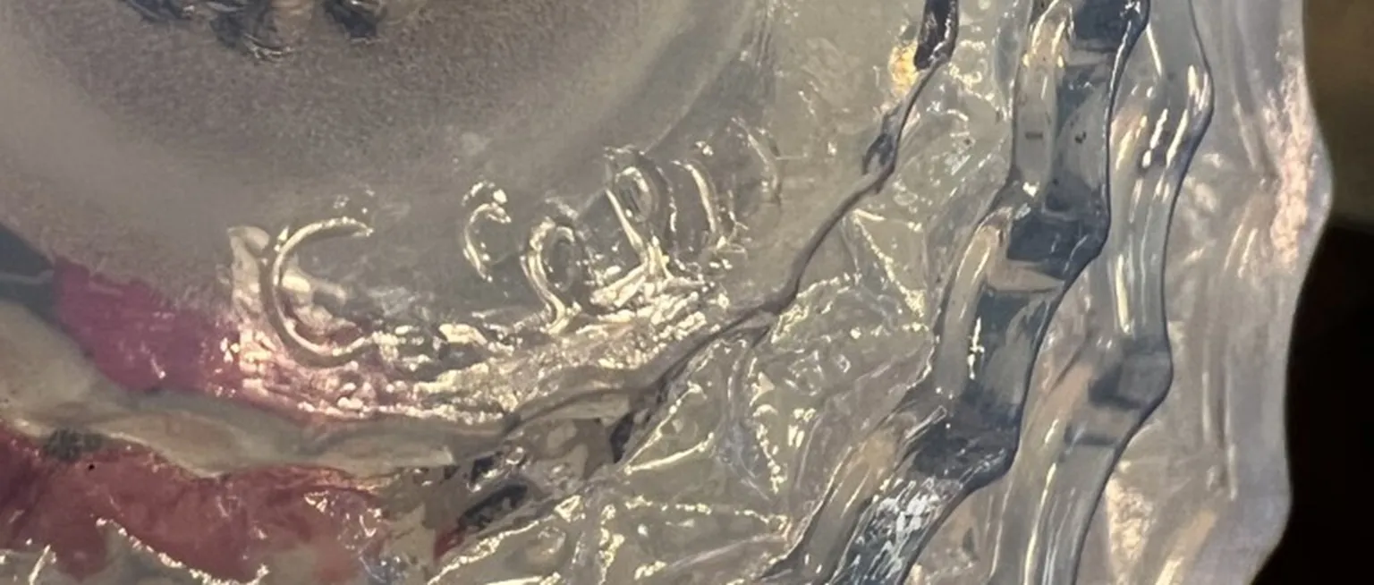 ختم قديم c. leleu بتصميم مميز في الوسط